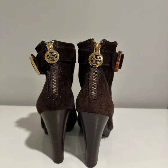 Tory Burch Chic Brown and Gold Heeled Boots with Suede Finish - Picture 4 of 5